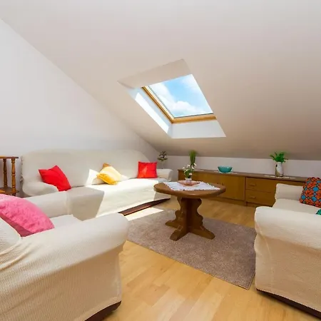With A Parking Space Kastel Gomilica, - 15563 Appartement