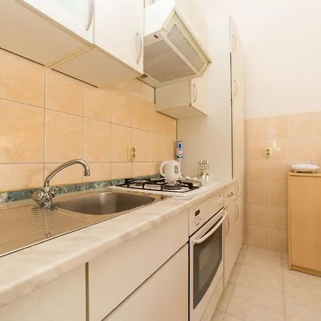 Appartement With A Parking Space Kastel Gomilica, - 15563 Kaštela