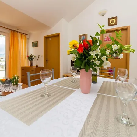 Appartement With A Parking Space Kastel Gomilica, - 15563 Kaštela